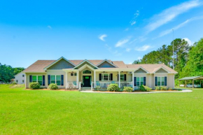 Family-Friendly Abbeville Home with Fire Pit and Games